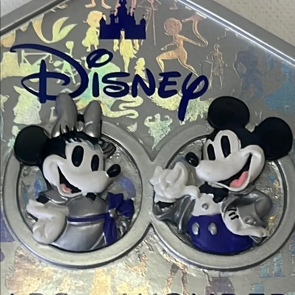 💥3/10 Sale - Disney 100 Years of Wonder Magnet - Picture 4 of 5